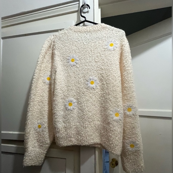 & Other Stories Playful Embroidery daisy Sweater in Cream size large - Picture 11 of 16